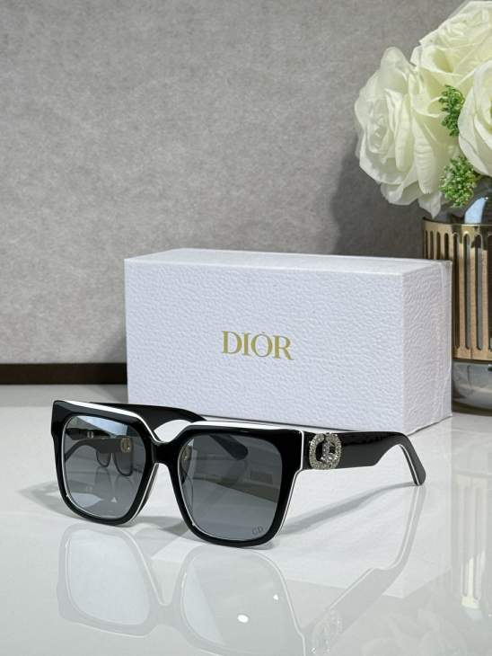 Picture of Dior Sunglasses _SKUfw77317711fw